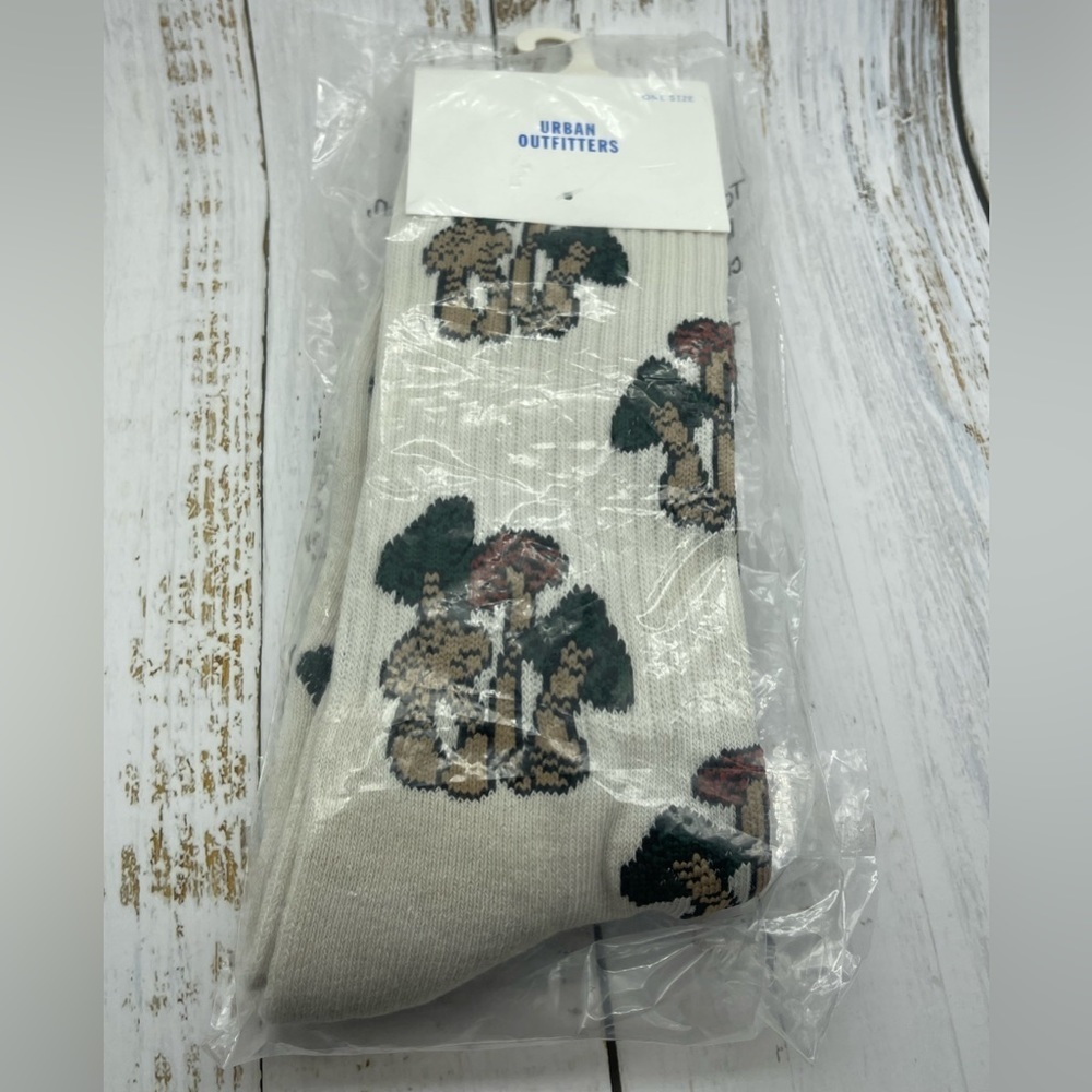 UO Mushroom Icon Crew Sock, White, OS, NWT - Picture 4 of 5